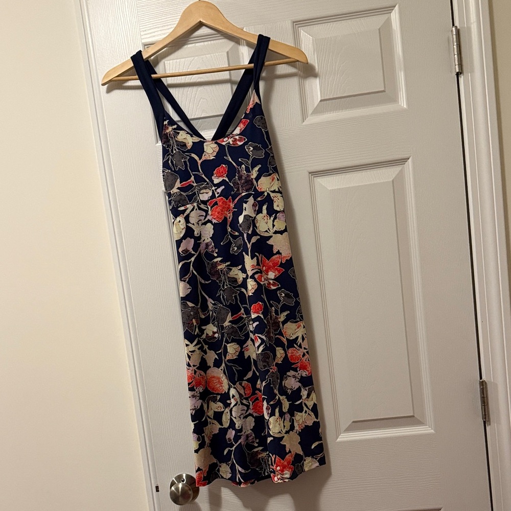 Patagonia Women's Blue and White Floral Top